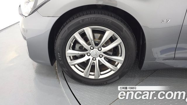 Infiniti Q70 2017 — photo 5