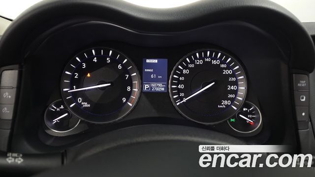 Infiniti Q70 2017 — photo 8