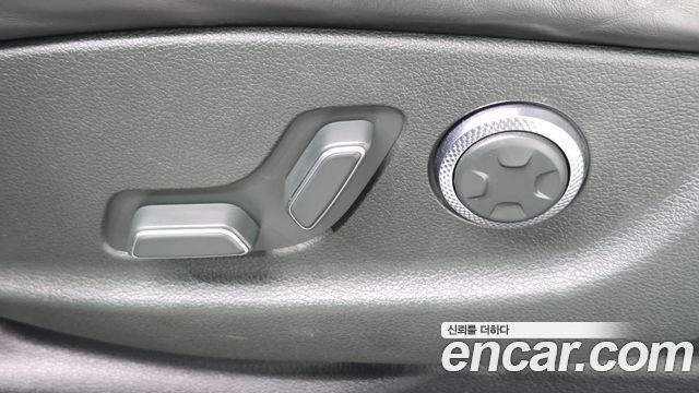Genesis GV80 2023 — photo 33