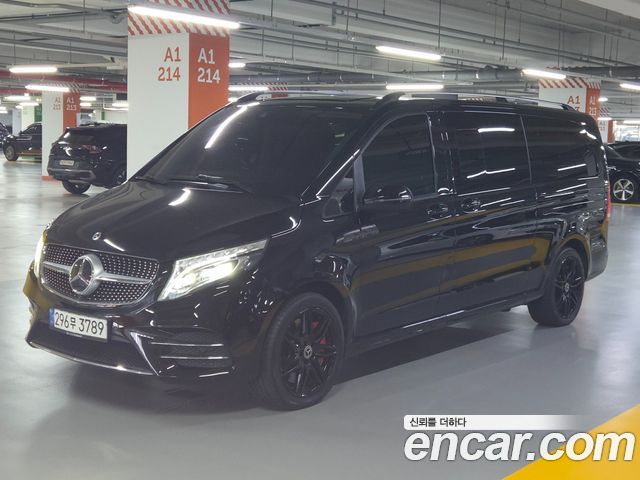 Mercedes-Benz V-Class 2022 — photo 2