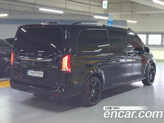 Mercedes-Benz V-Class 2022 — photo 4