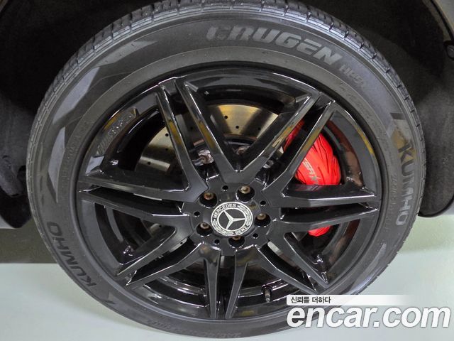 Mercedes-Benz V-Class 2022 — photo 6