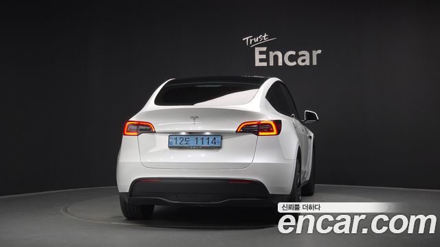 Tesla Model Y 2023 — photo 4