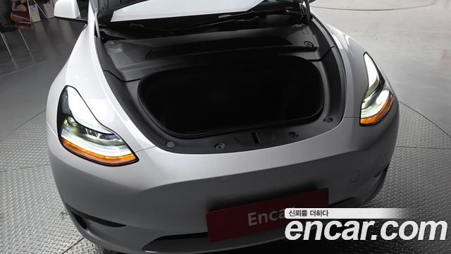 Tesla Model Y 2023 — photo 6