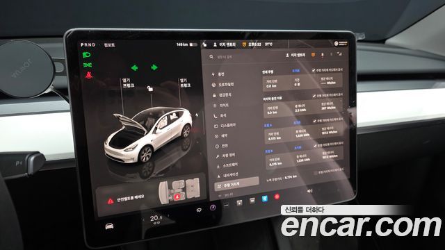 Tesla Model Y 2023 — photo 11
