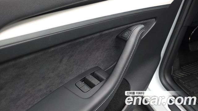 Tesla Model Y 2023 — photo 27