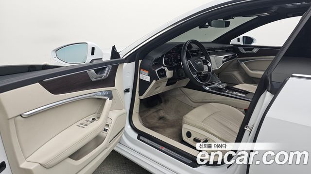 Audi A7 2022 — photo 13