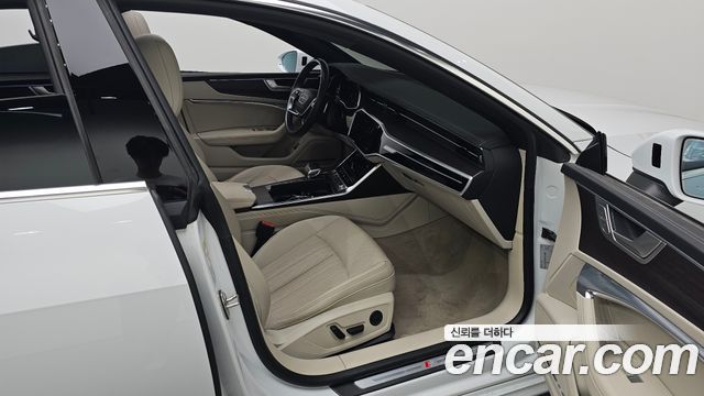 Audi A7 2022 — photo 17