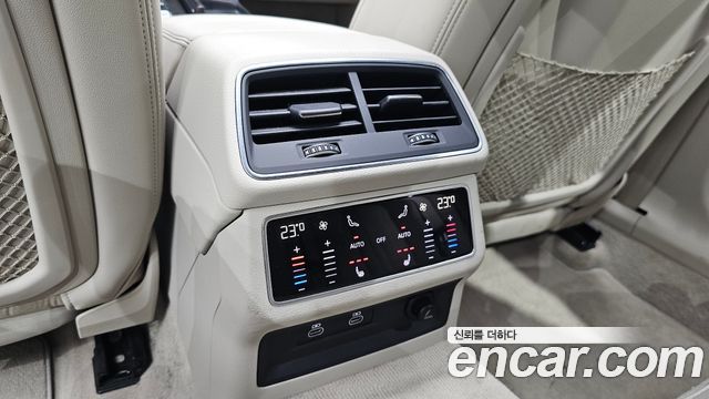 Audi A7 2022 — photo 25