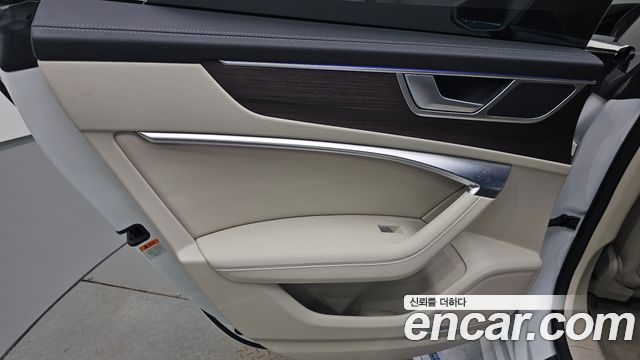 Audi A7 2022 — photo 15