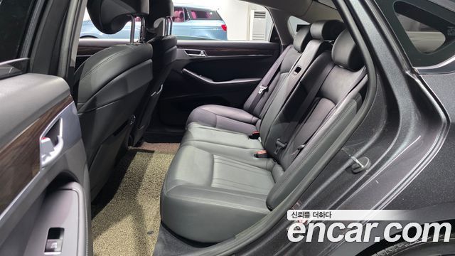 Genesis G80 2019 — photo 17