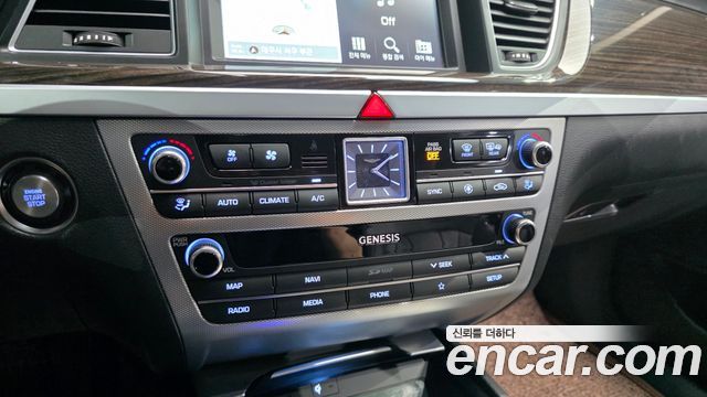 Genesis G80 2019 — photo 24