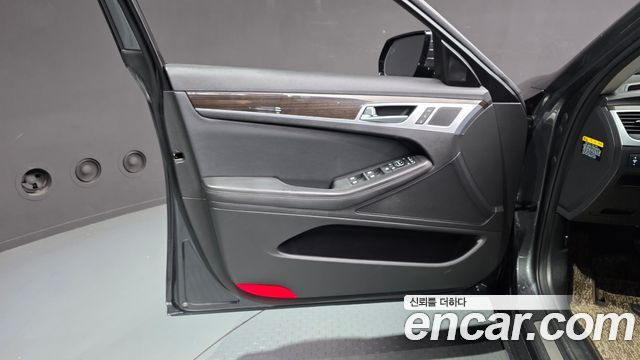 Genesis G80 2019 — photo 14