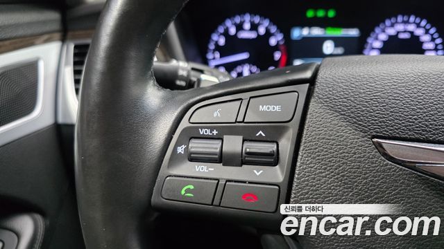 Genesis G80 2019 — photo 29