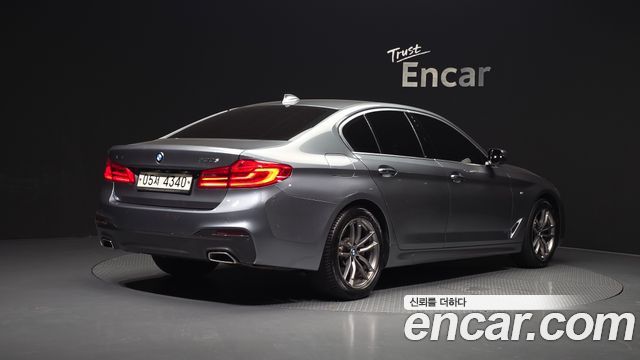 BMW 5-Series 2018 — photo 2
