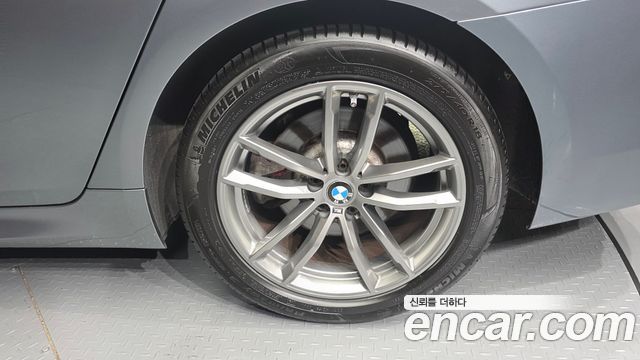 BMW 5-Series 2018 — photo 7