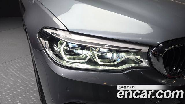 BMW 5-Series 2018 — photo 8