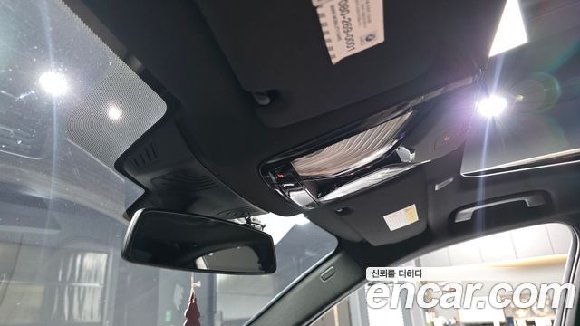 BMW 5-Series 2018 — photo 28