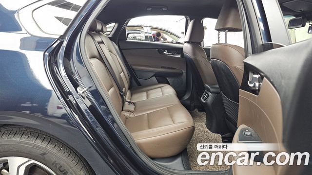 Kia K3 2019 — photo 18
