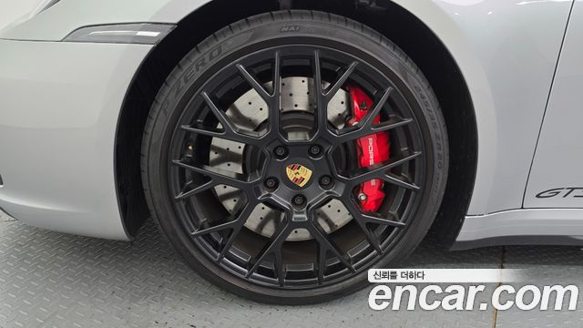 Porsche 911 2024 — photo 5