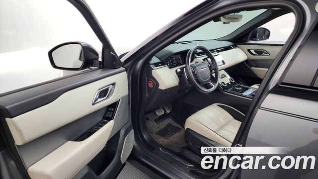 Land Rover Range Rover Velar 2019 — photo 13