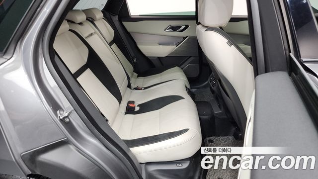 Land Rover Range Rover Velar 2019 — photo 17