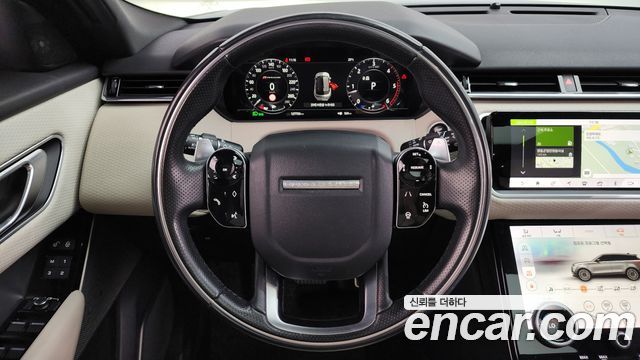 Land Rover Range Rover Velar 2019 — photo 18