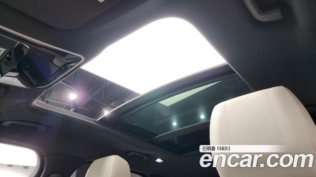 Land Rover Range Rover Velar 2019 — photo 22