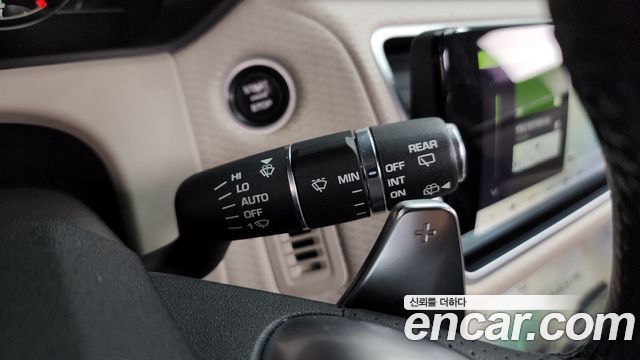 Land Rover Range Rover Velar 2019 — photo 29