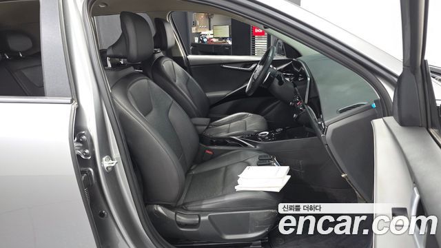 Kia Niro 2023 — photo 11