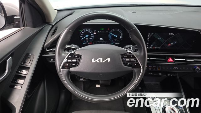 Kia Niro 2023 — photo 13
