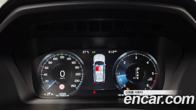 Volvo XC90 2019 — photo 11