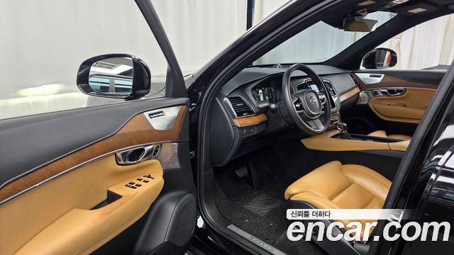 Volvo XC90 2019 — photo 13