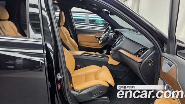 Volvo XC90 2019 — photo 17