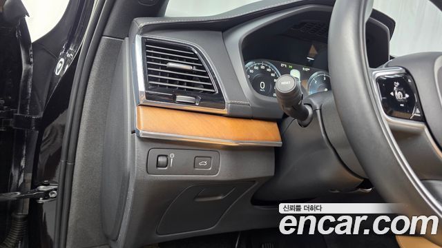 Volvo XC90 2019 — photo 22