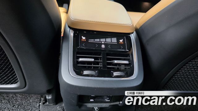Volvo XC90 2019 — photo 24
