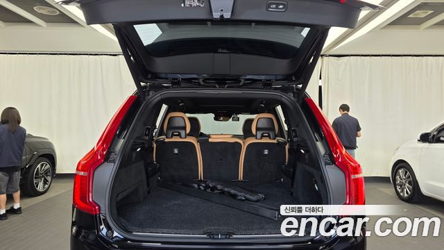 Volvo XC90 2019 — photo 26