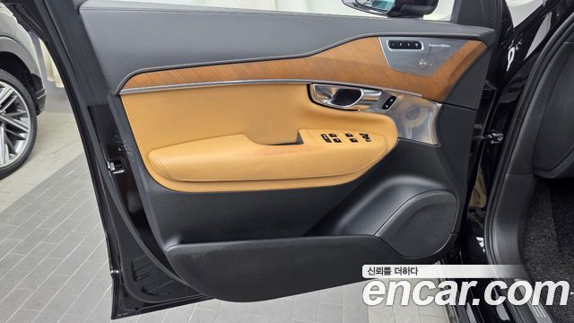 Volvo XC90 2019 — photo 14