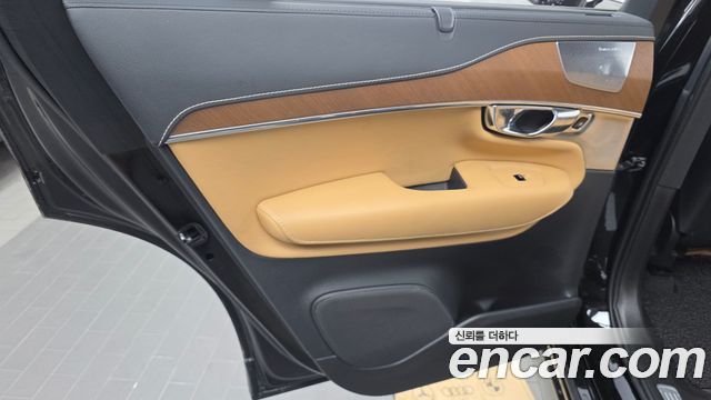 Volvo XC90 2019 — photo 15