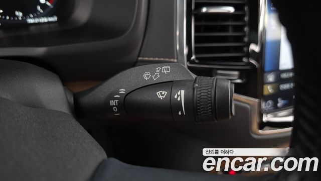 Volvo XC90 2019 — photo 28