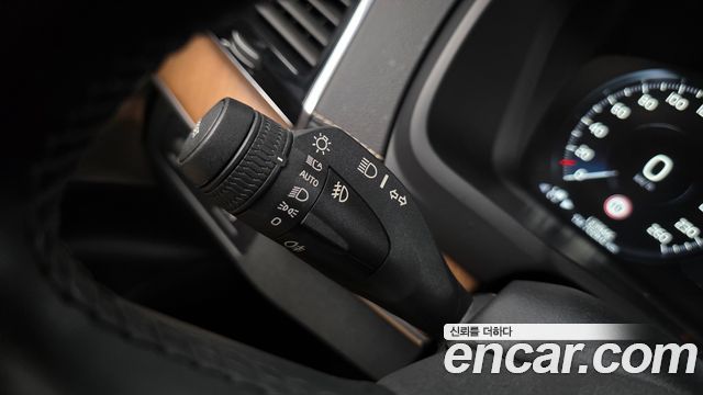 Volvo XC90 2019 — photo 29