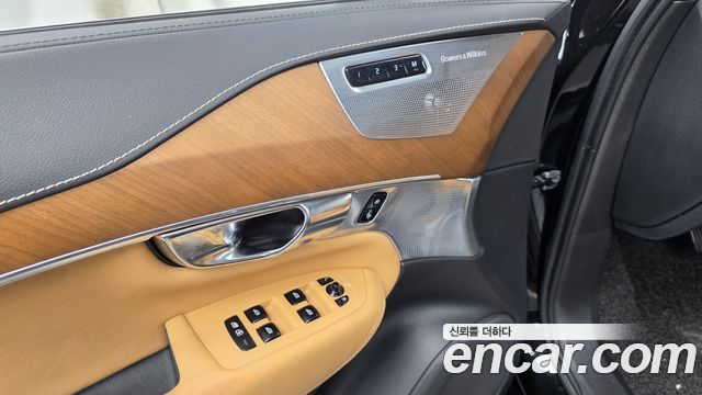 Volvo XC90 2019 — photo 34