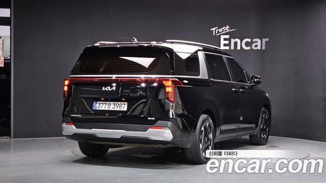 Kia Canival 2025 — photo 2