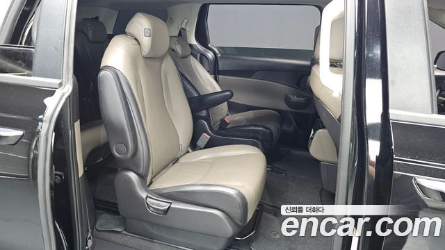 Kia Canival 2025 — photo 11