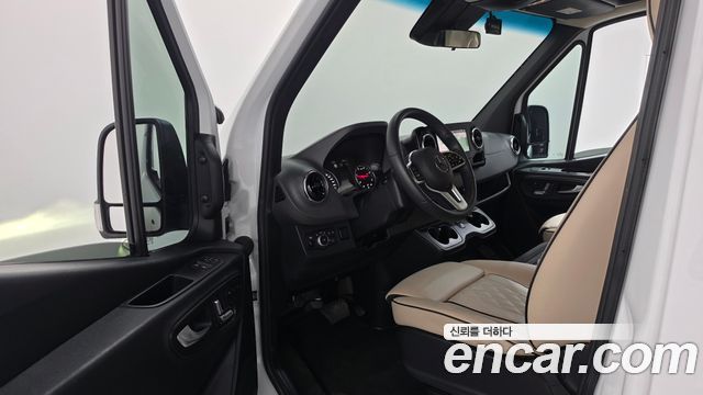 Mercedes-Benz Sprinter 2024 — photo 13