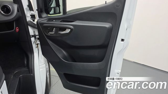 Mercedes-Benz Sprinter 2024 — photo 15