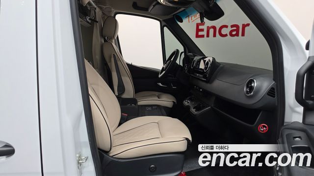 Mercedes-Benz Sprinter 2024 — photo 16