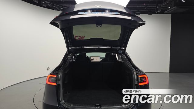 Tesla Model Y 2025 — photo 26