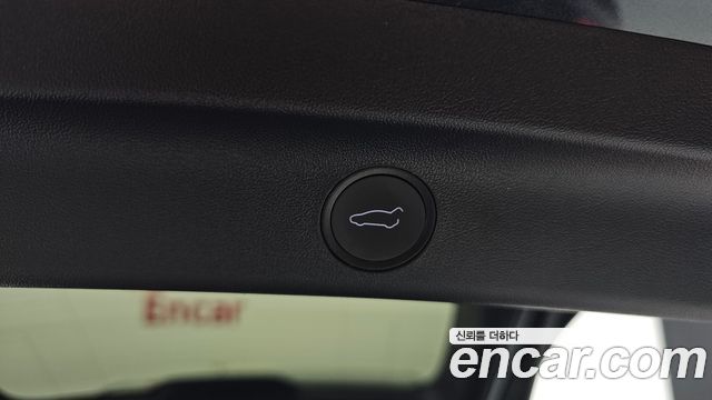 Tesla Model Y 2025 — photo 30