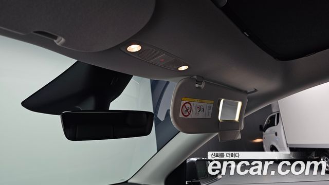 Tesla Model Y 2025 — photo 32